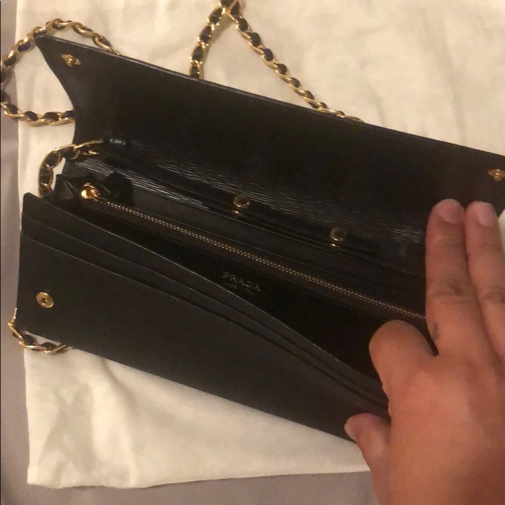 Prada - Chain Crossbody Wallet - Picture 3 of 3